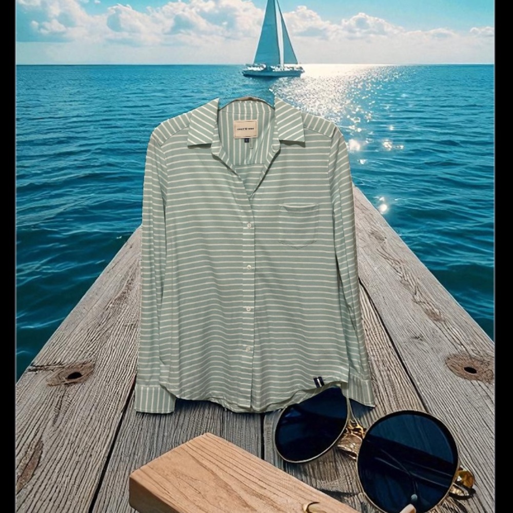 COURT & ROWE Soft Seafoam Striped Button-Down Shirt      size Small